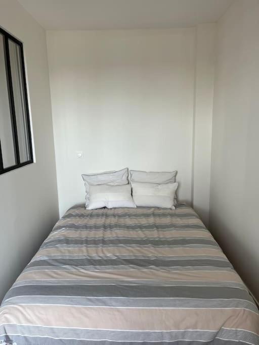 Apartment With Balcony Near Disneyland. Esbly ภายนอก รูปภาพ